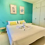 Tropical Rest 아파트 바하마르